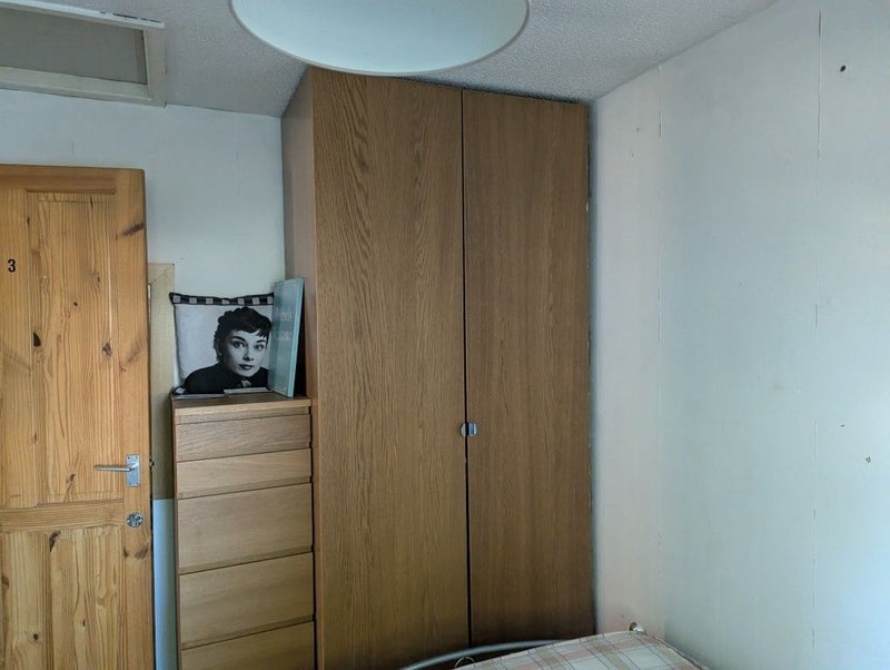 Room Blisworth Close in Manchester