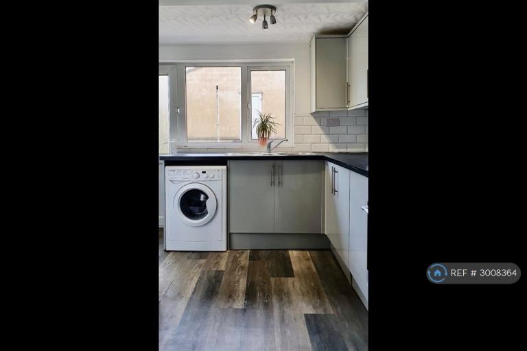 Room Mackie Road in Bristol