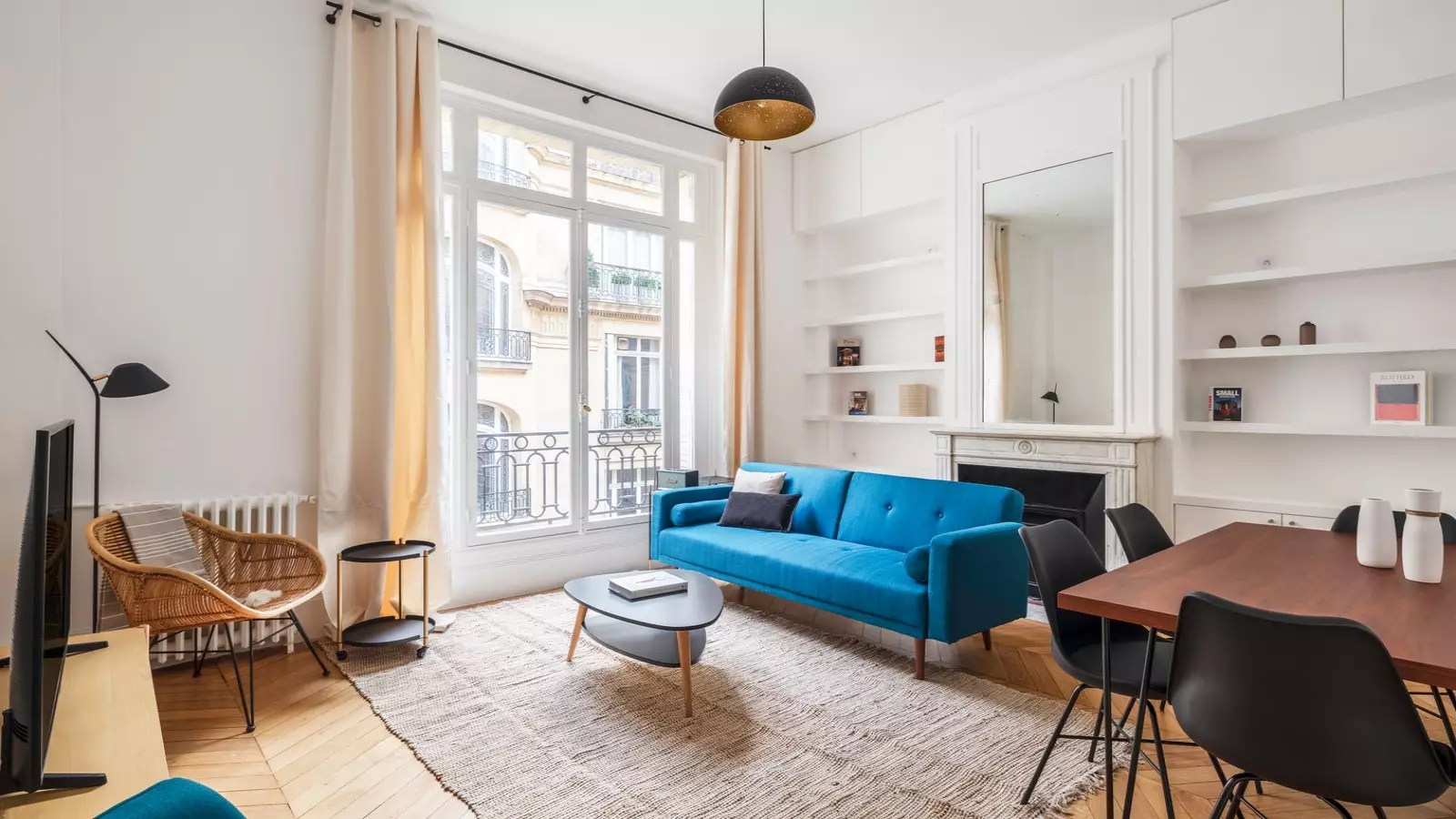Flat Rue de Longchamp in Paris