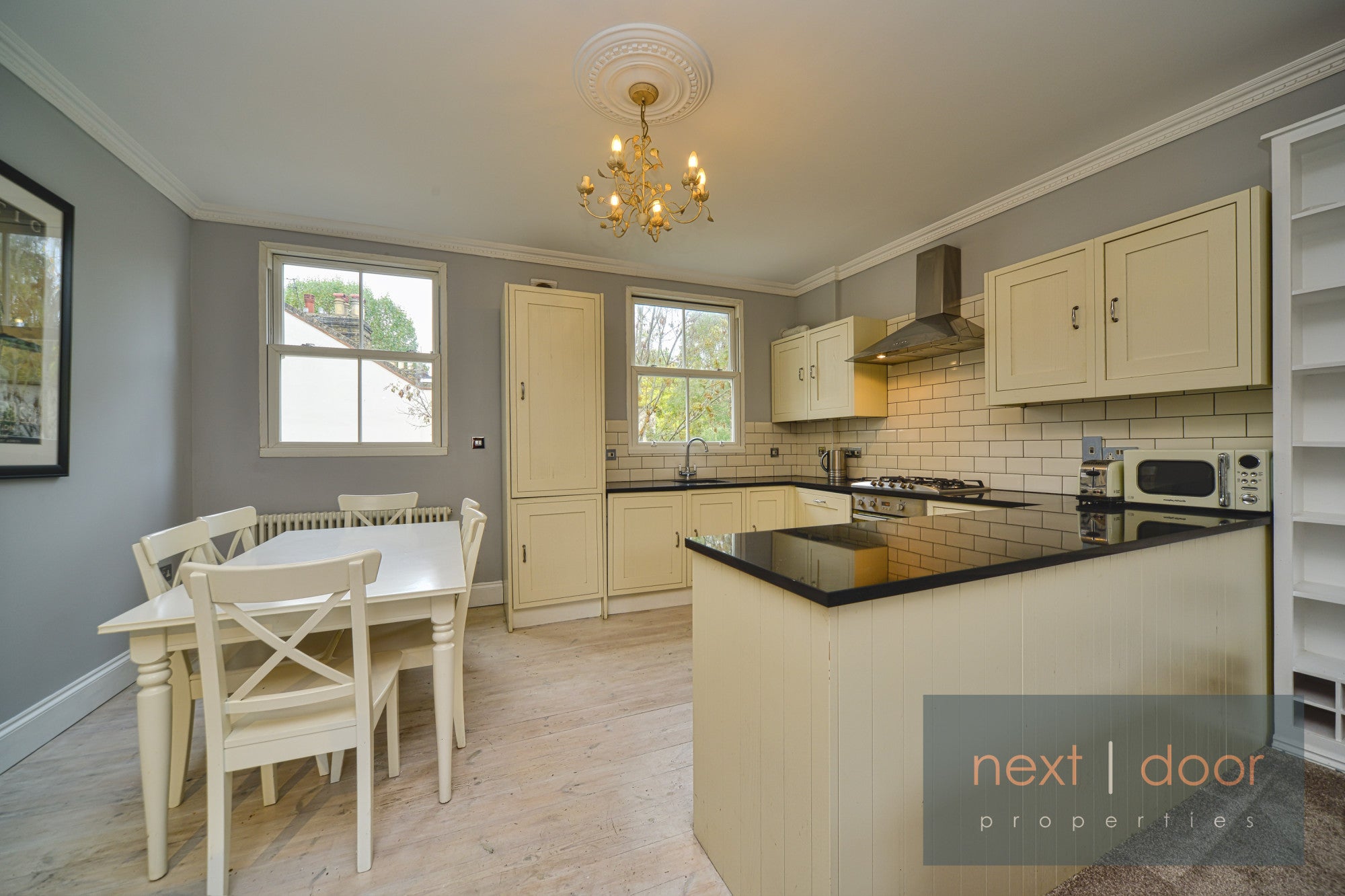 Flat Grosvenor Park in Greater London