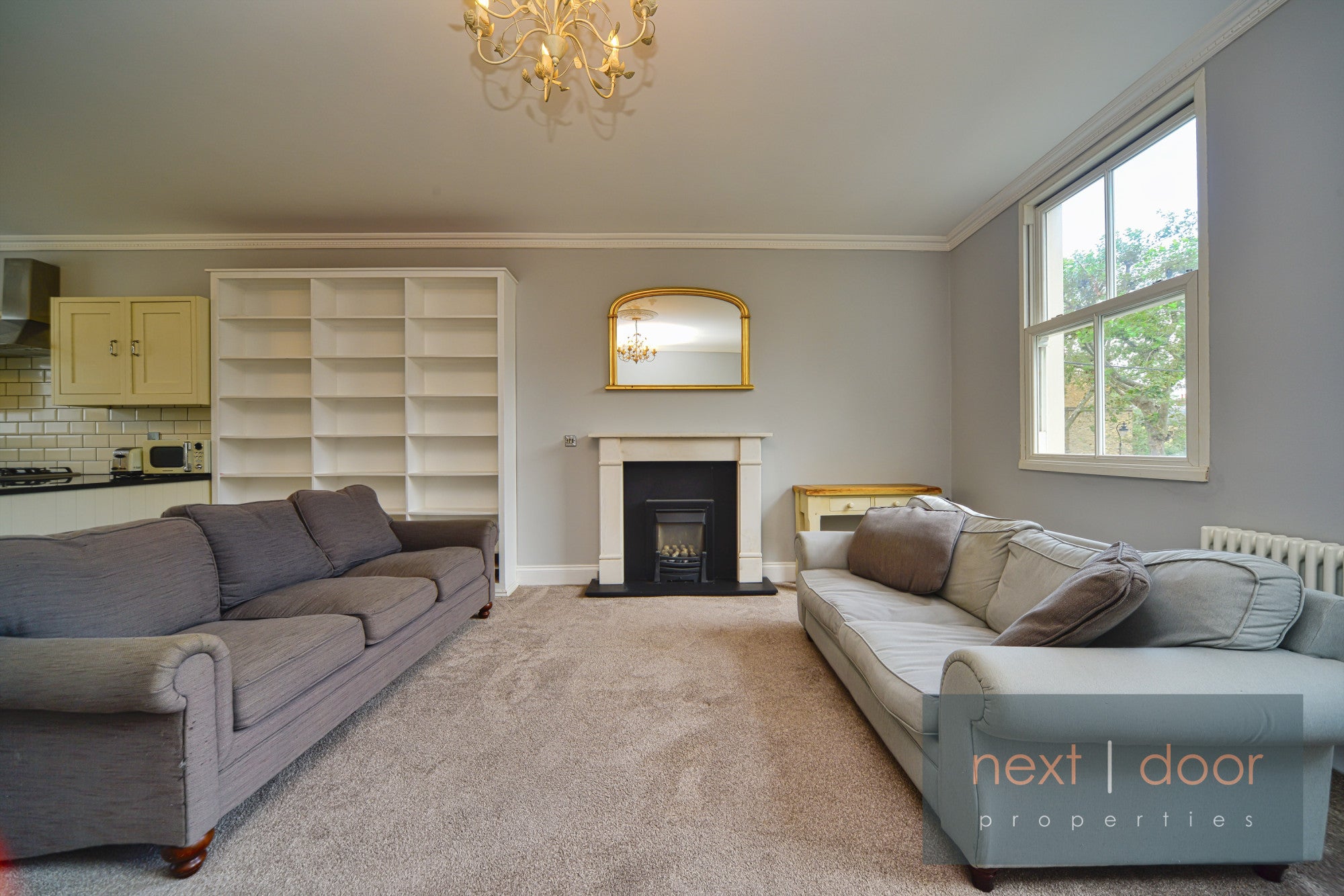 Flat Grosvenor Park in Greater London