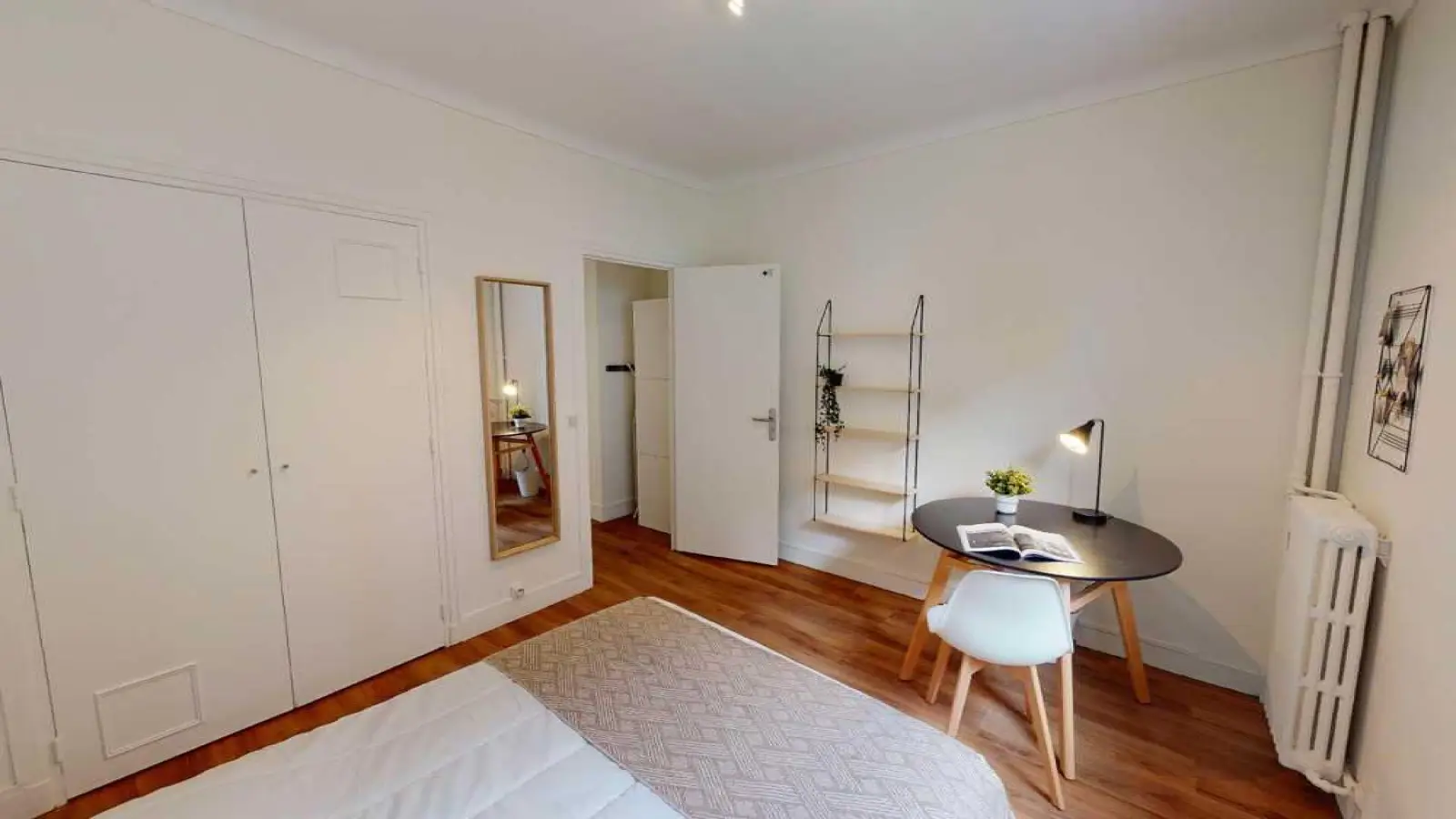 Appartement Rue de la Crèche à Paris