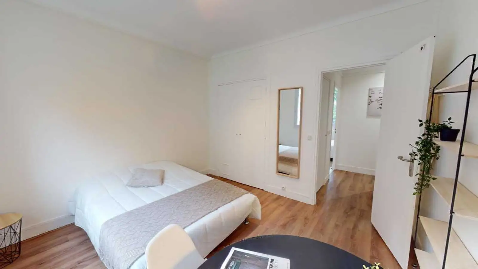 Appartement Rue de la Crèche à Paris