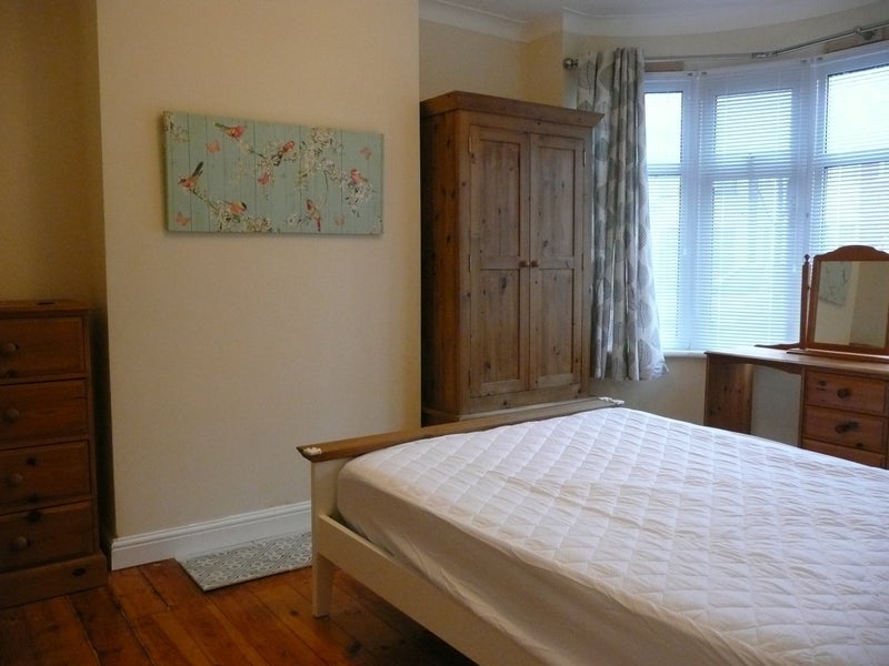 Room Raven Hill Road in Greater London