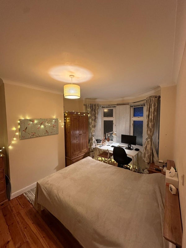 Room Raven Hill Road in Greater London