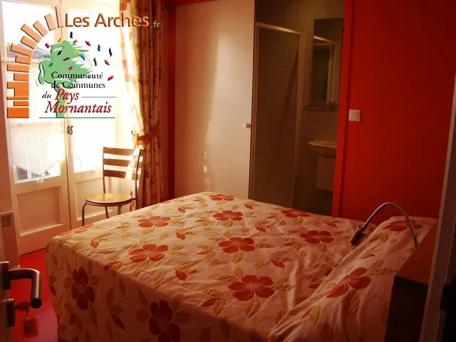 Room Rue Centrale in Beauvallon