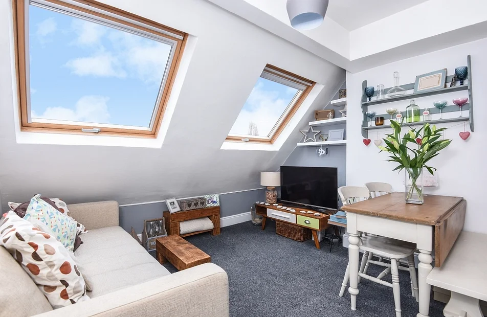 Flat Longley Road in Greater London