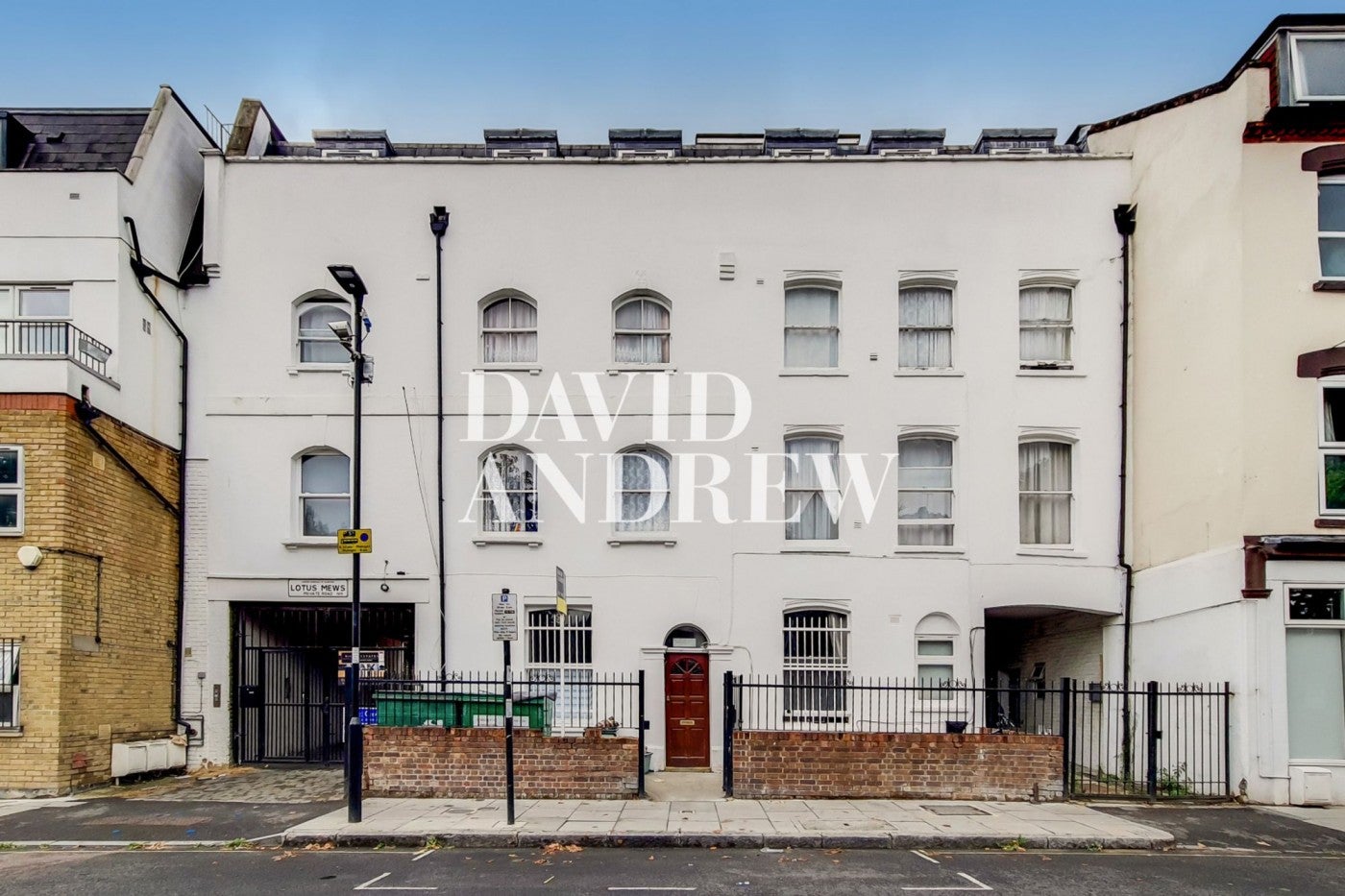 Flat Lotus Mews in Greater London