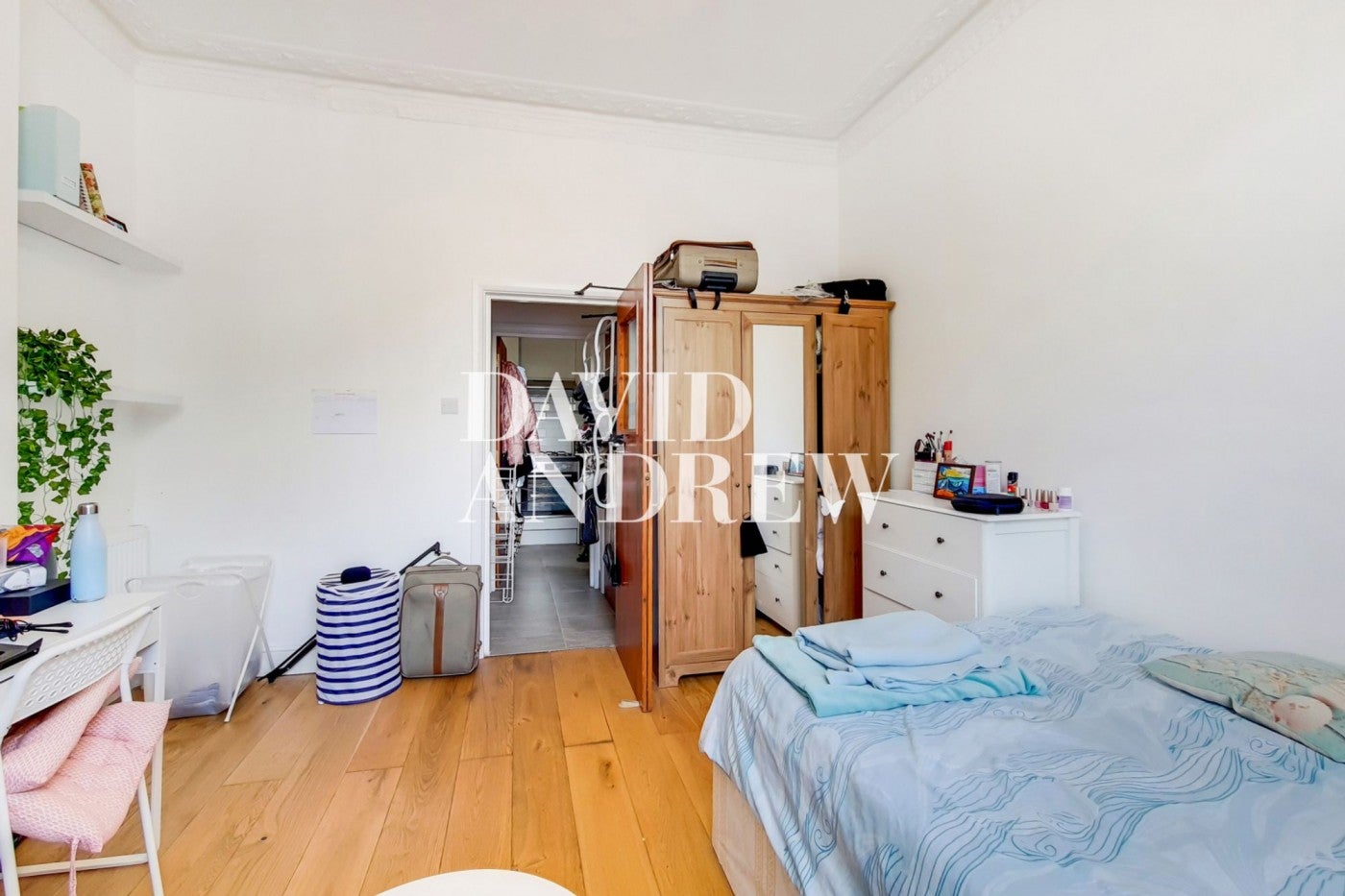 Flat Lotus Mews in Greater London
