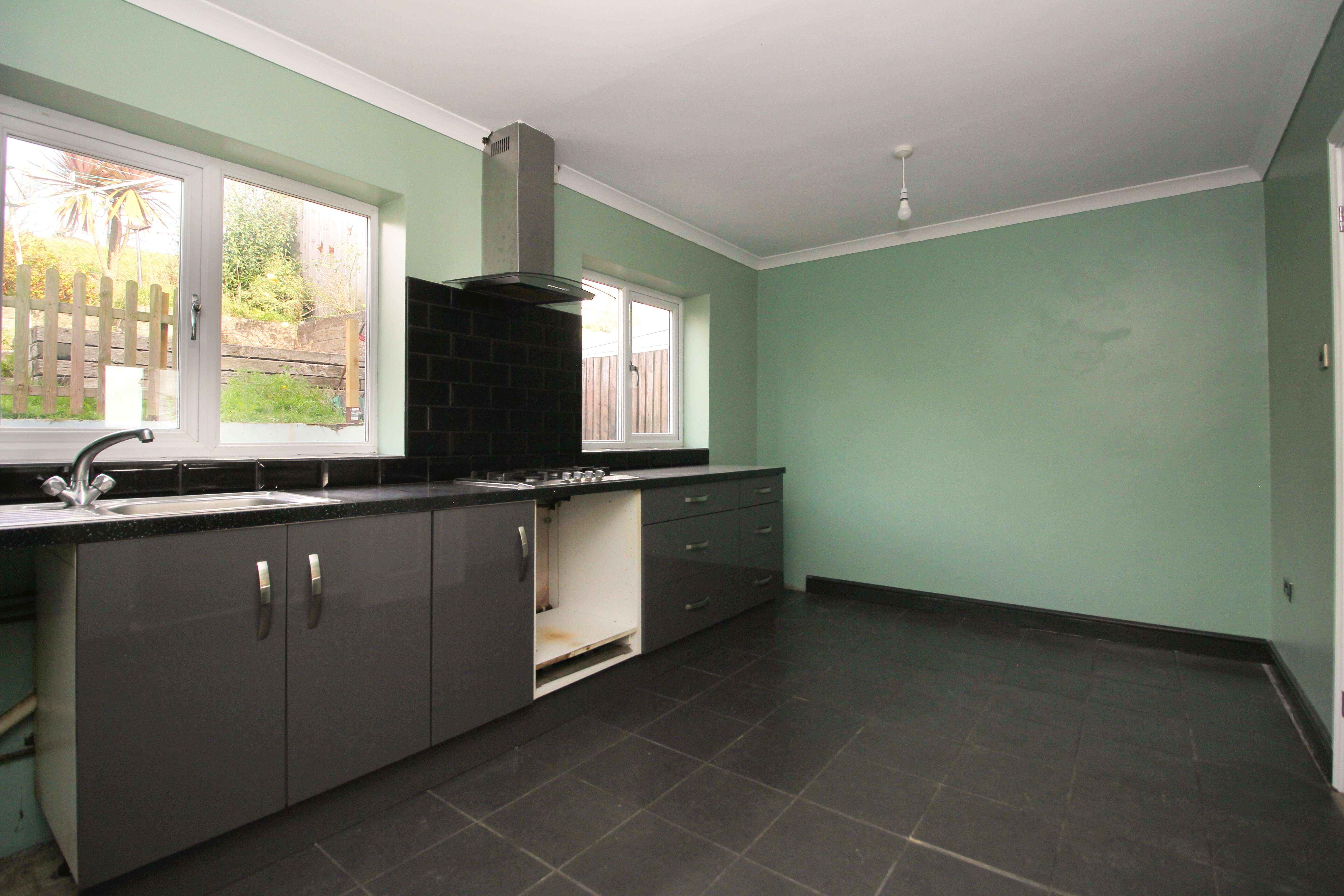 House Meadow Rise in Bryncae