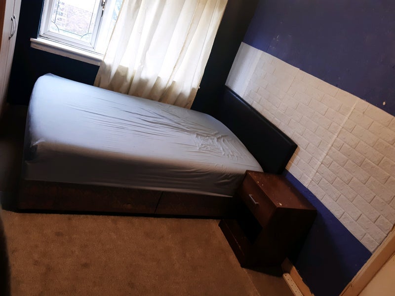 Room Whitburn Avenue in Birmingham