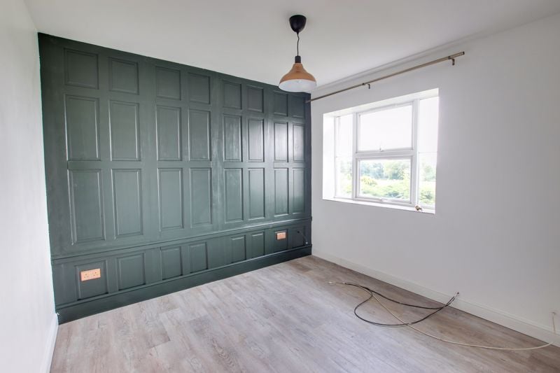 Flat Pitman Avenue in Trowbridge