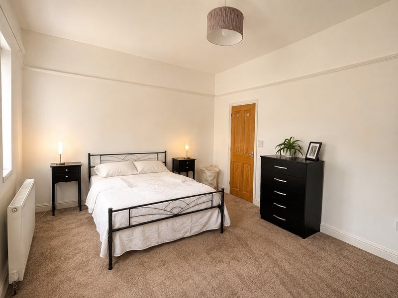 Room Bertram Street in Cardiff