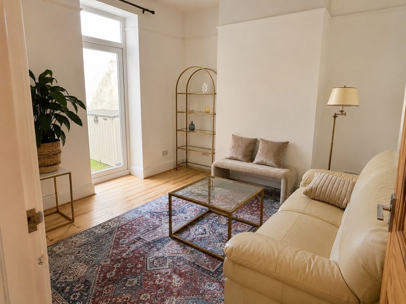 Room Bertram Street in Cardiff