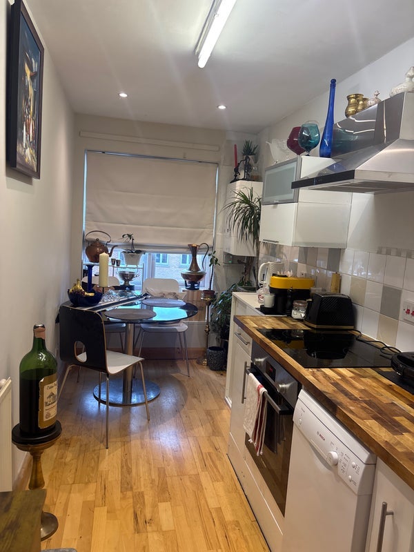 Room Hillman Drive in Greater London