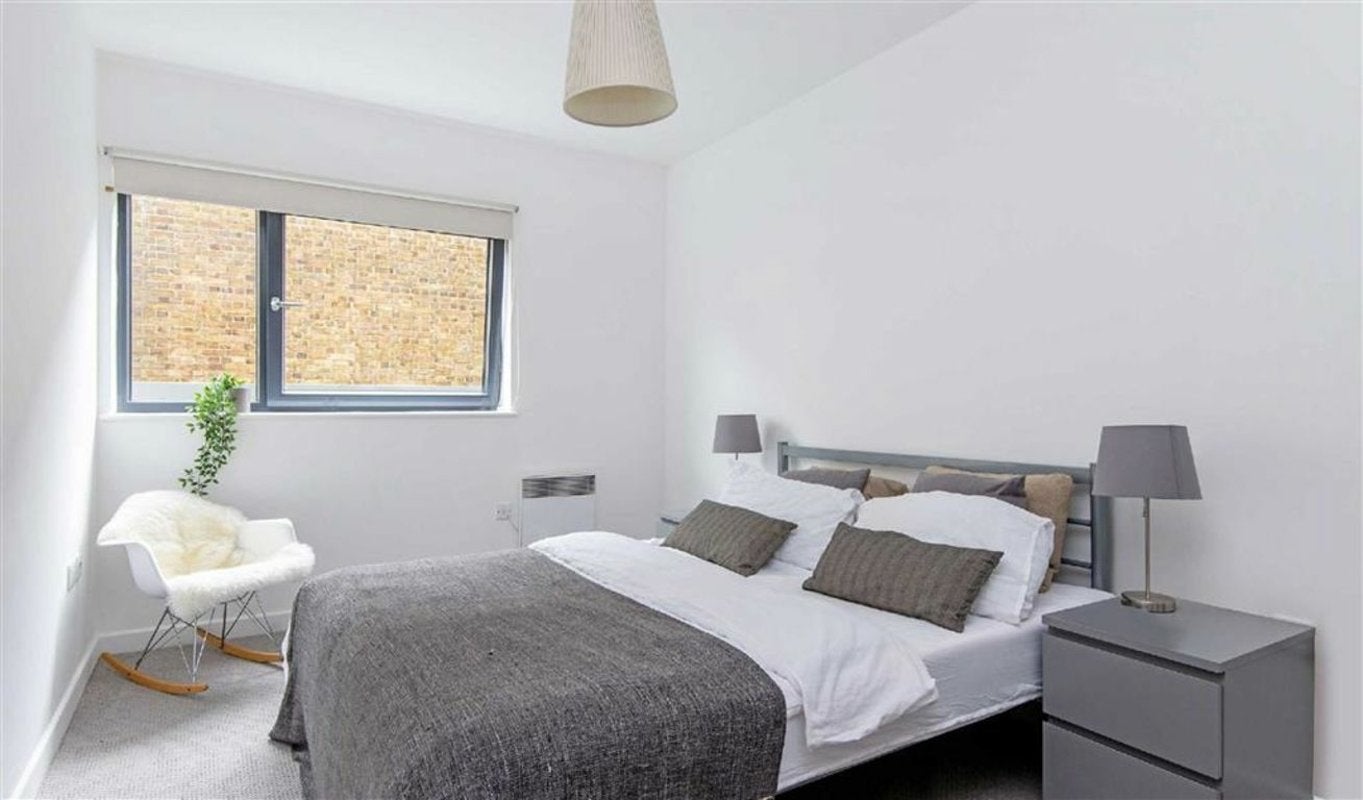 Flat Copenhagen Place in Greater London