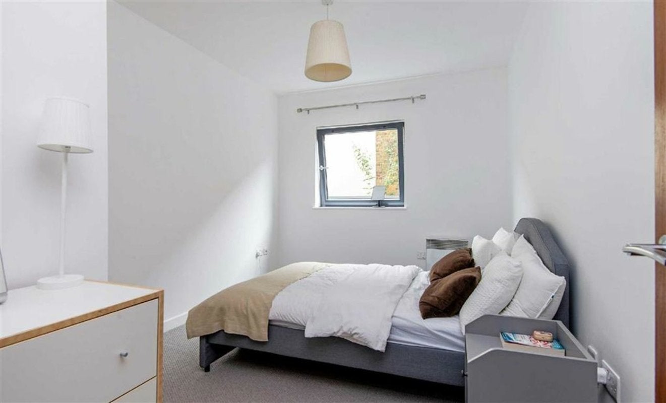 Flat Copenhagen Place in Greater London