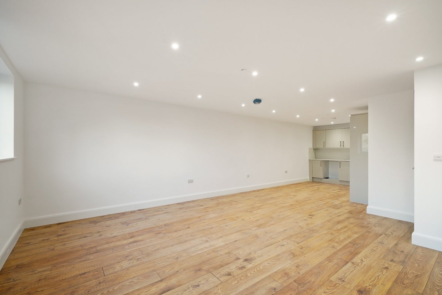 Flat Bushey Grove Road in Hertsmere