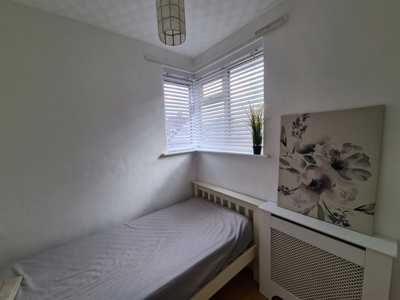 Room Landstead Road in Greater London