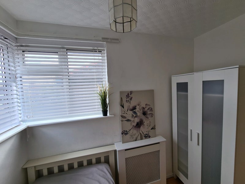 Room Landstead Road in Greater London