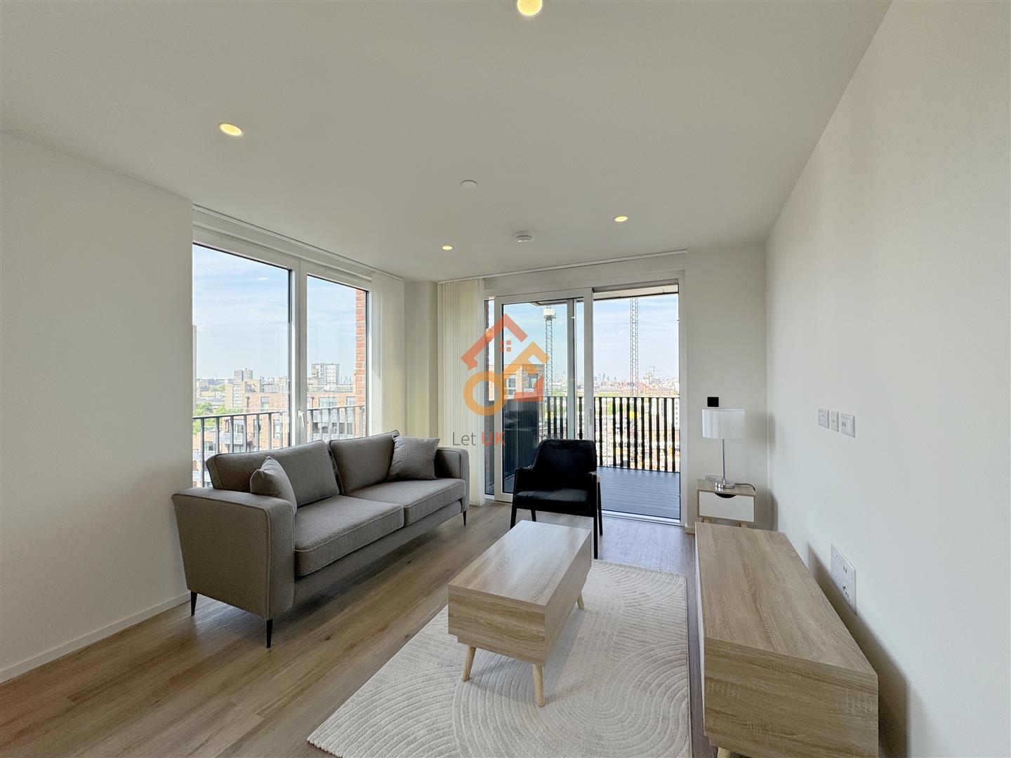Flat Hemlock Street in Greater London