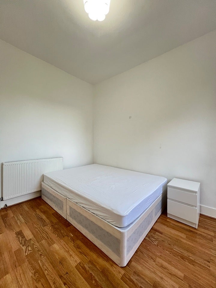 Room Stock Street in Greater London
