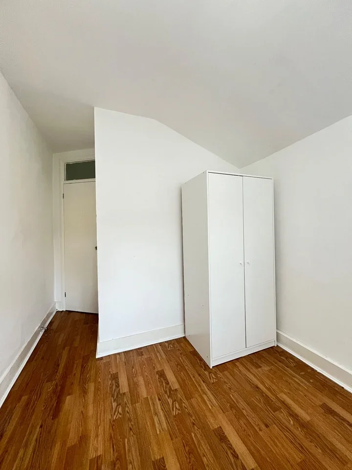 Room Stock Street in Greater London