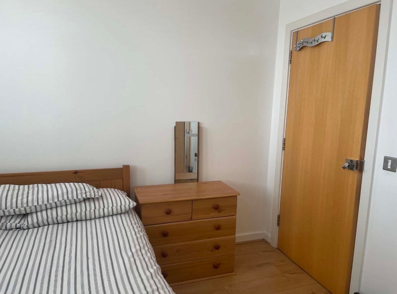 Room High Road Leytonstone in Greater London