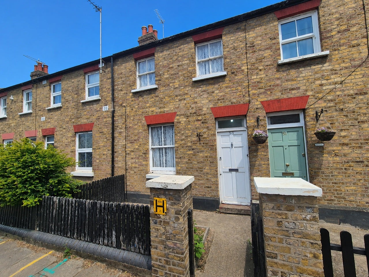 House Quainton Street in Greater London