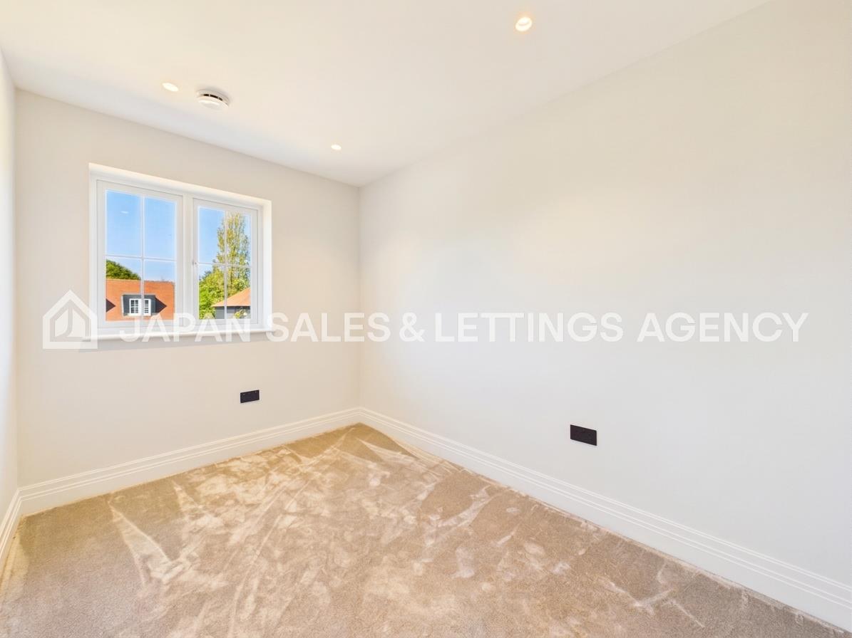 House Admiral Gardens in Hertsmere