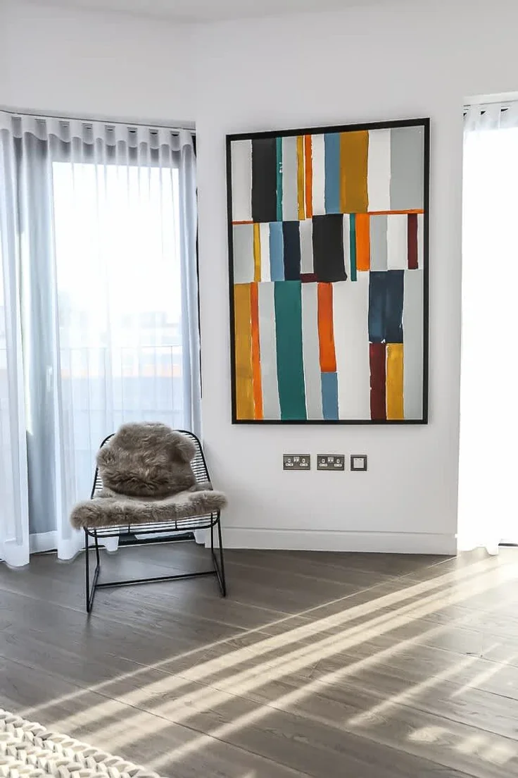 Flat Holywell Lane in Greater London