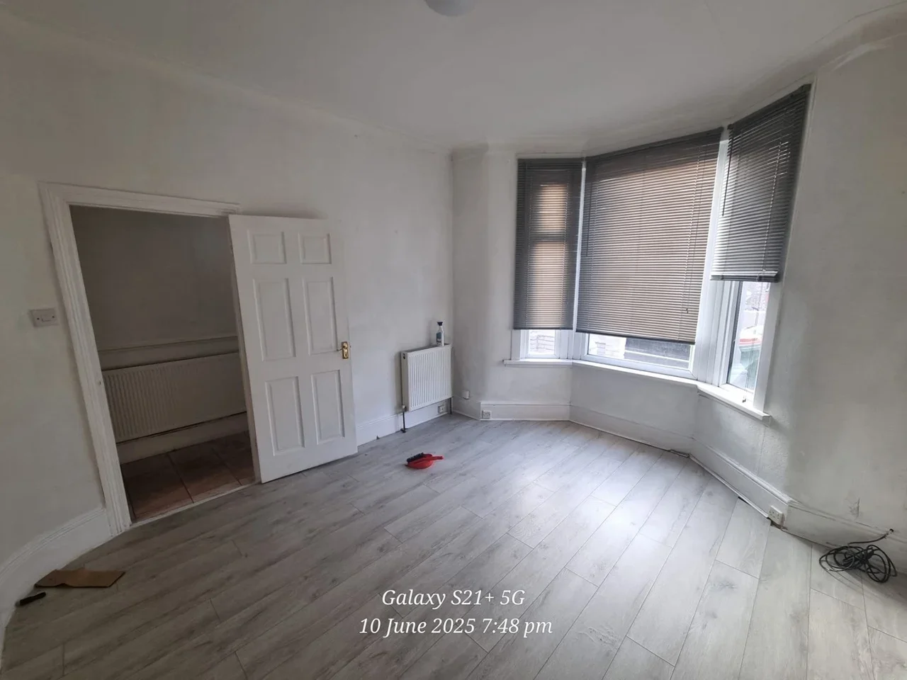 Room Heigham Road in Greater London