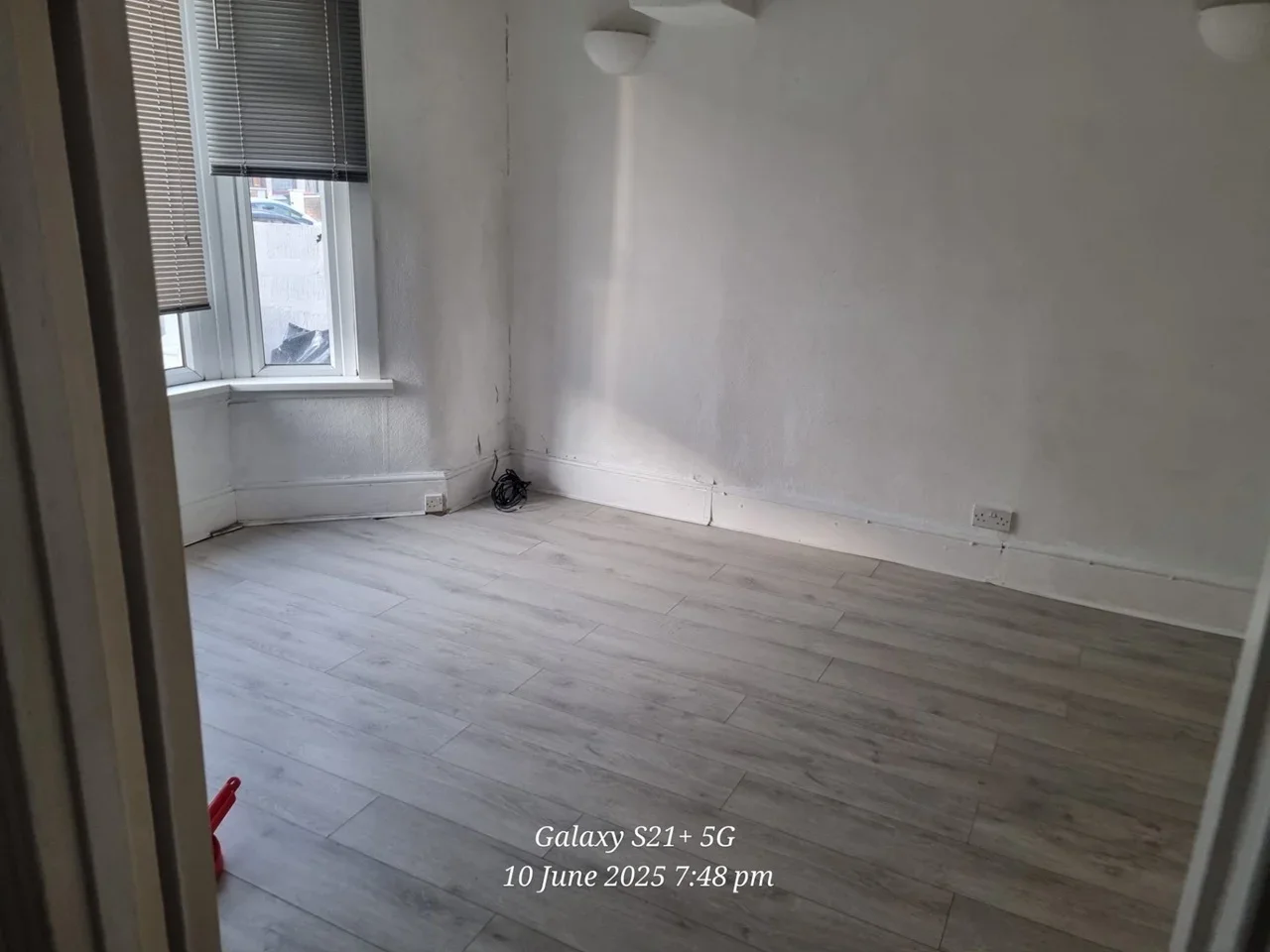 Room Heigham Road in Greater London