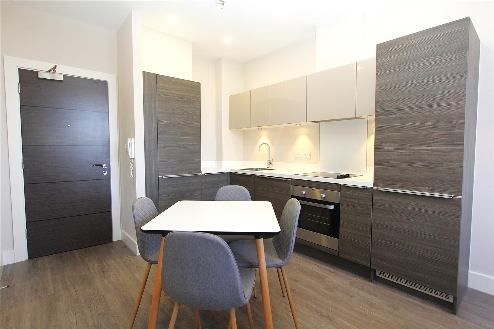 Flat Dawsons Square in Leeds