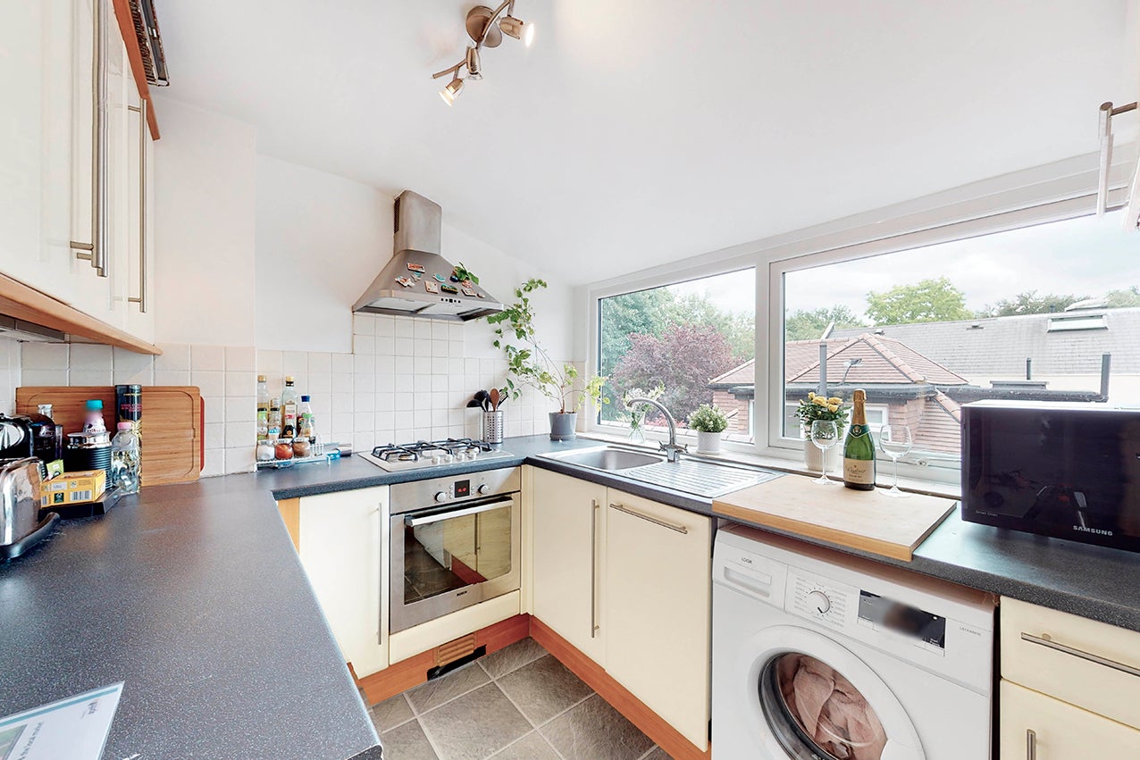 Flat Stanhope Road in Greater London