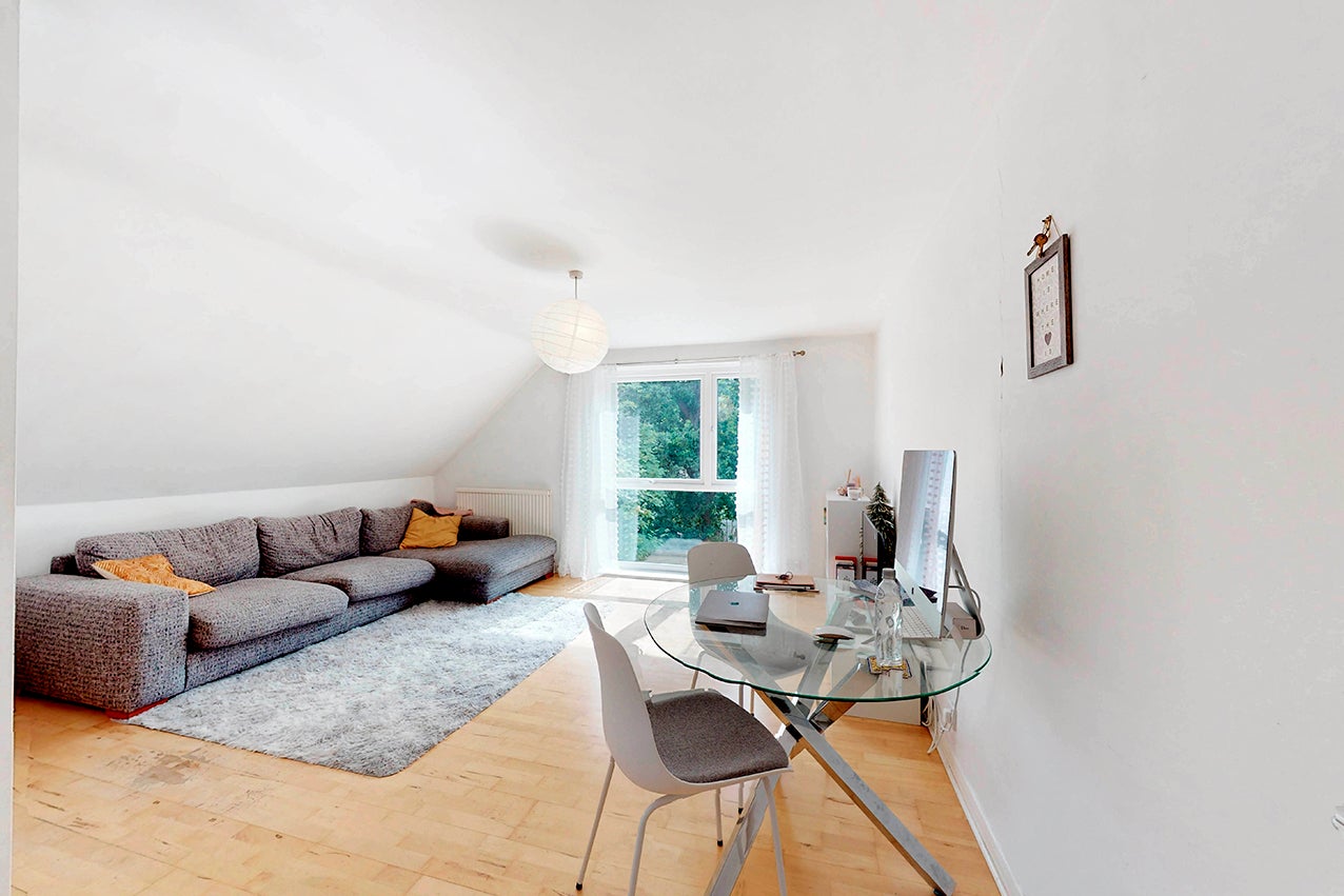Flat Stanhope Road in Greater London
