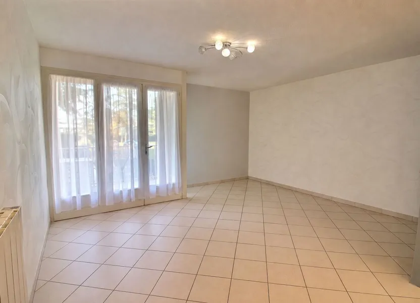 Flat Rue du Perrier in Livron-sur-Drôme