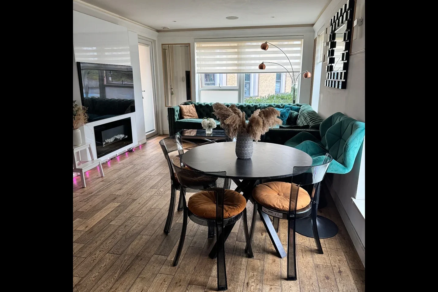 Flat Eltringham Street in Greater London
