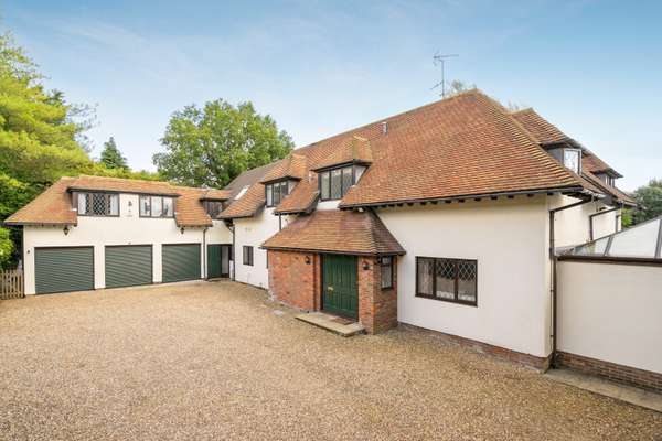 House Marlow Road in Cadmore End