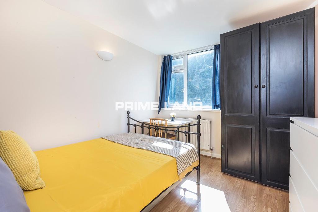 Flat Johnson Street in Greater London