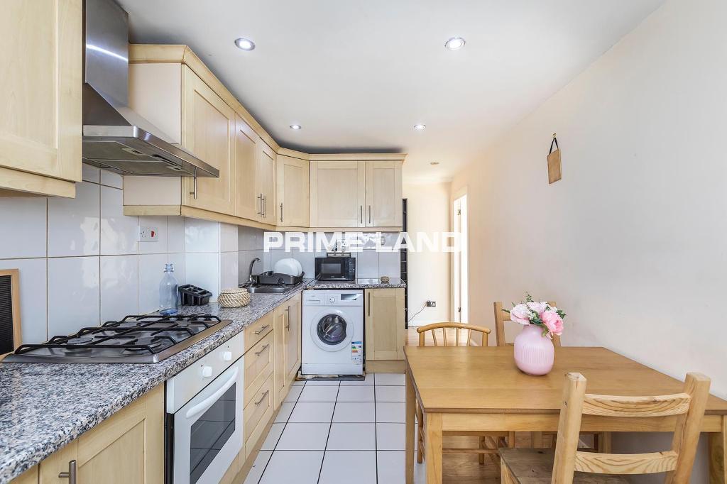 Flat Johnson Street in Greater London