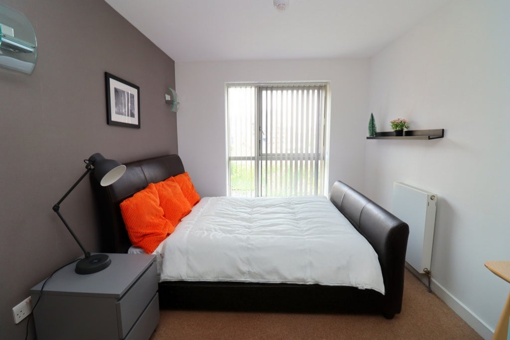 Room Globe Road in Greater London