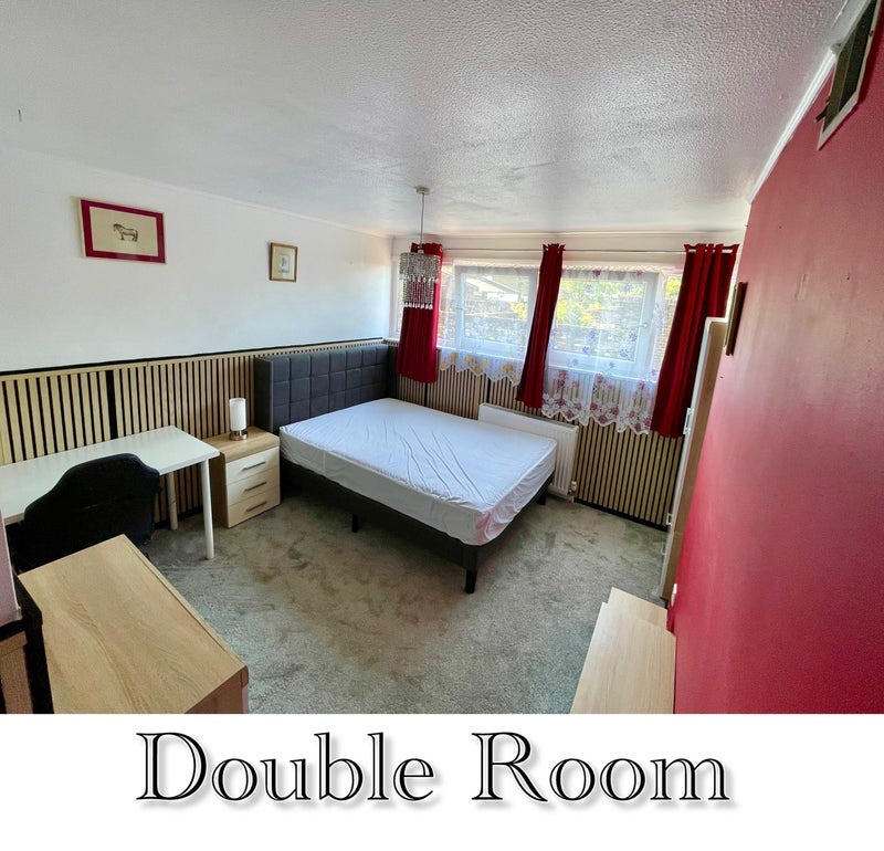 Room Leonardslee Court in Crawley