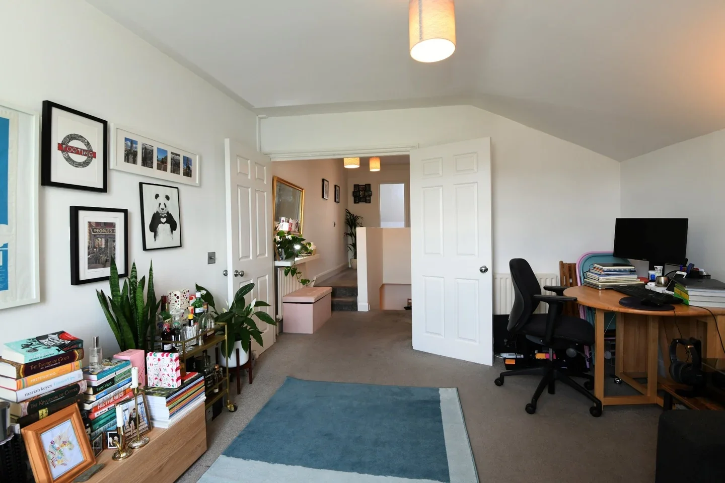 Flat Garratt Terrace in Greater London