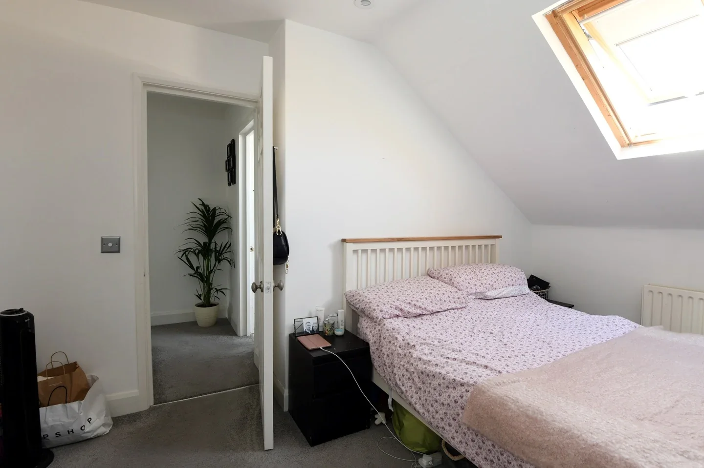 Flat Garratt Terrace in Greater London