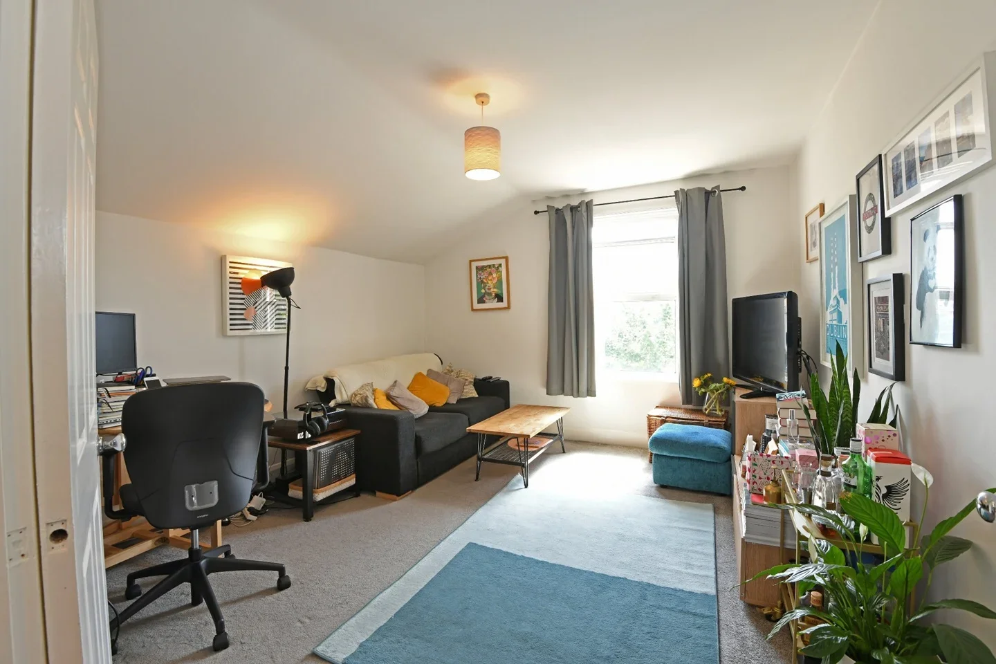 Flat Garratt Terrace in Greater London