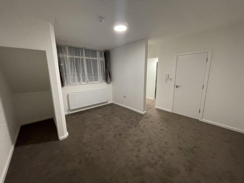 Flat Oakington Avenue in Greater London