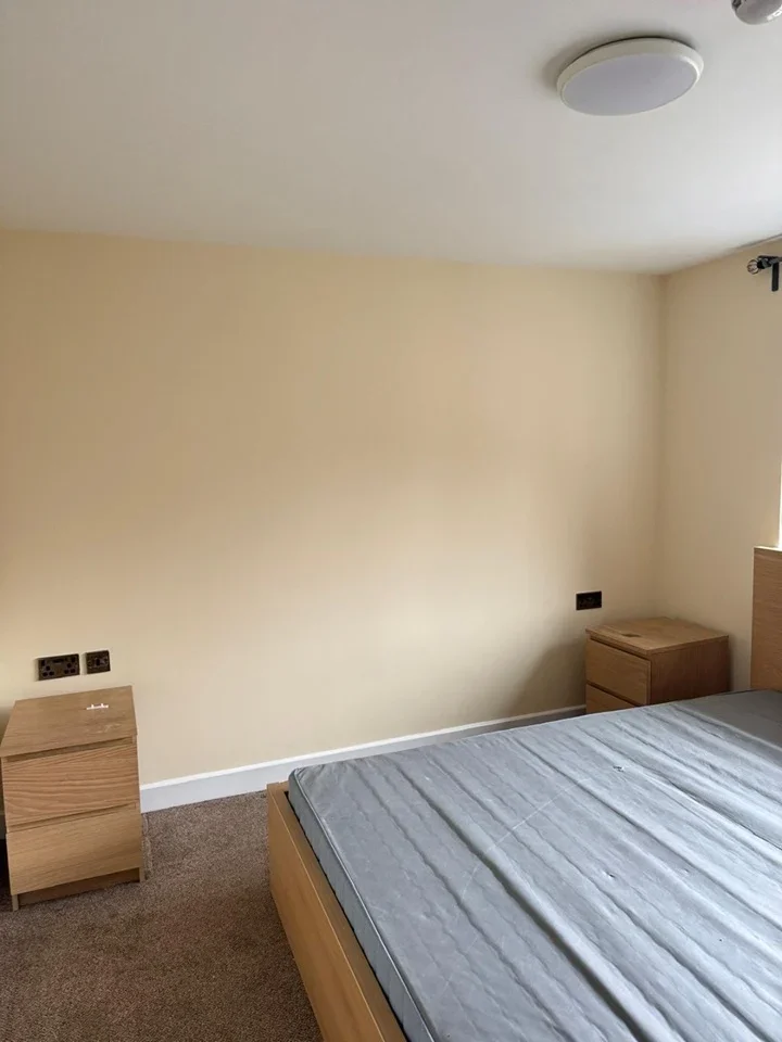 Room Evesham Close in Greater London