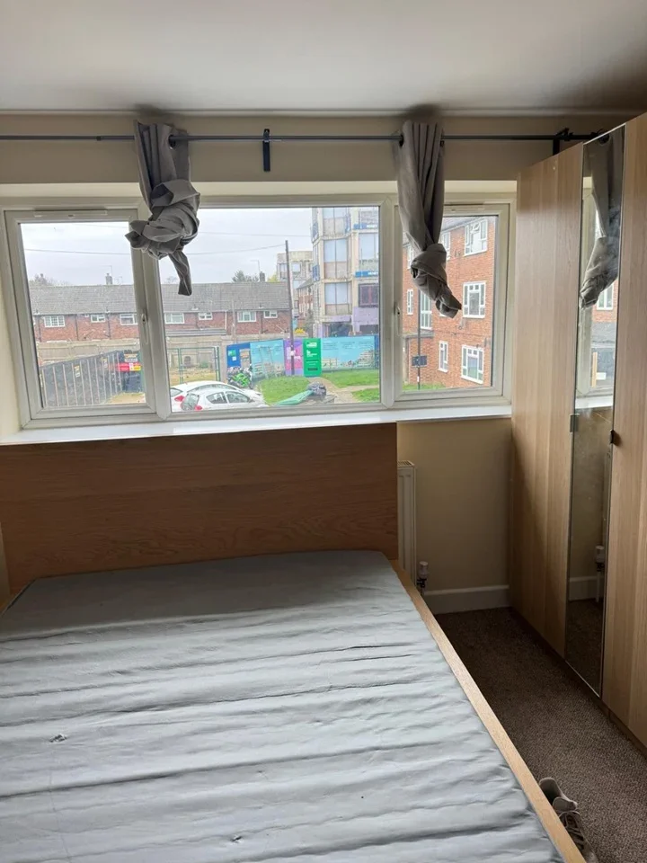 Room Evesham Close in Greater London