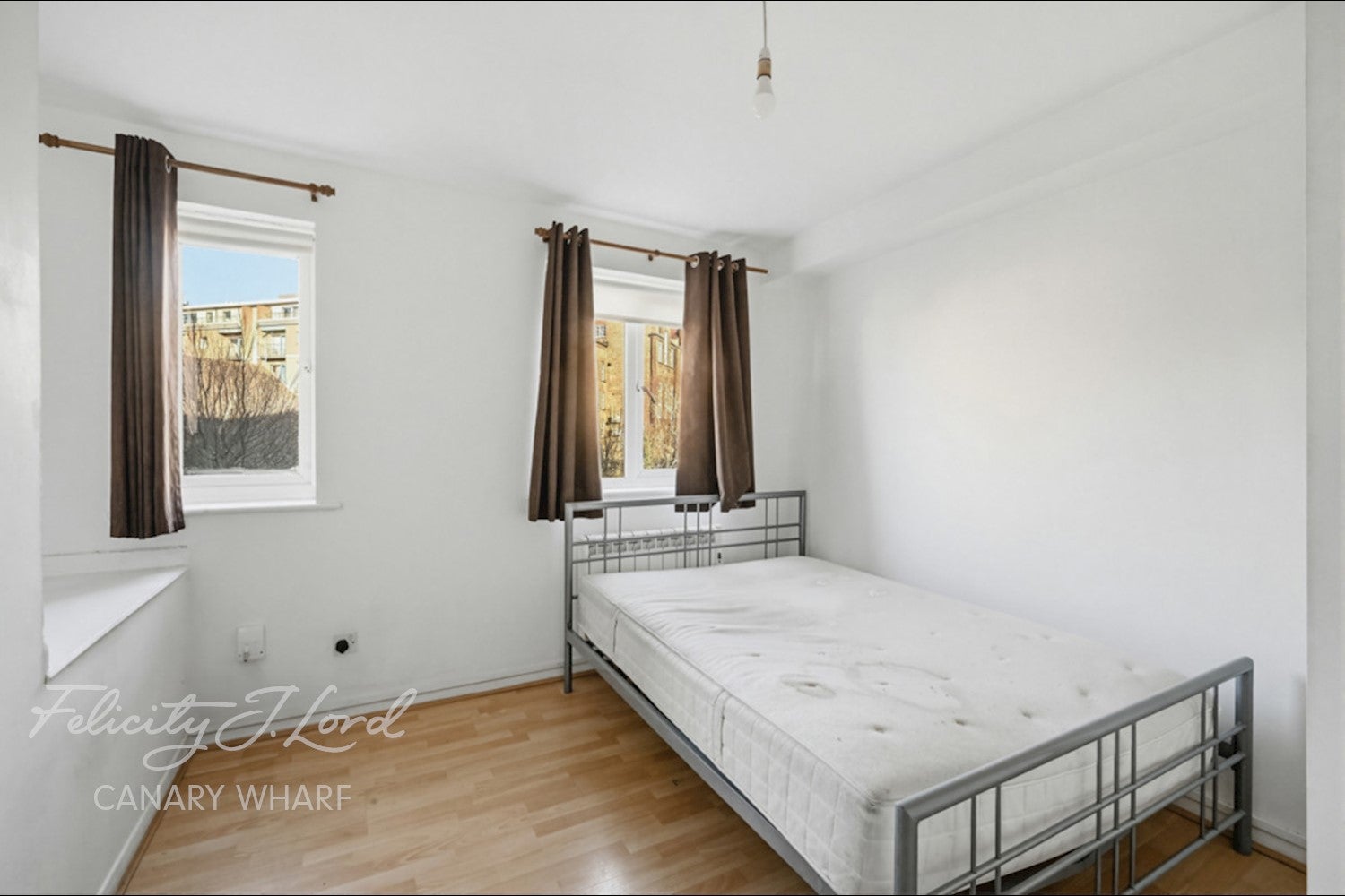 Flat Westferry Road in Greater London